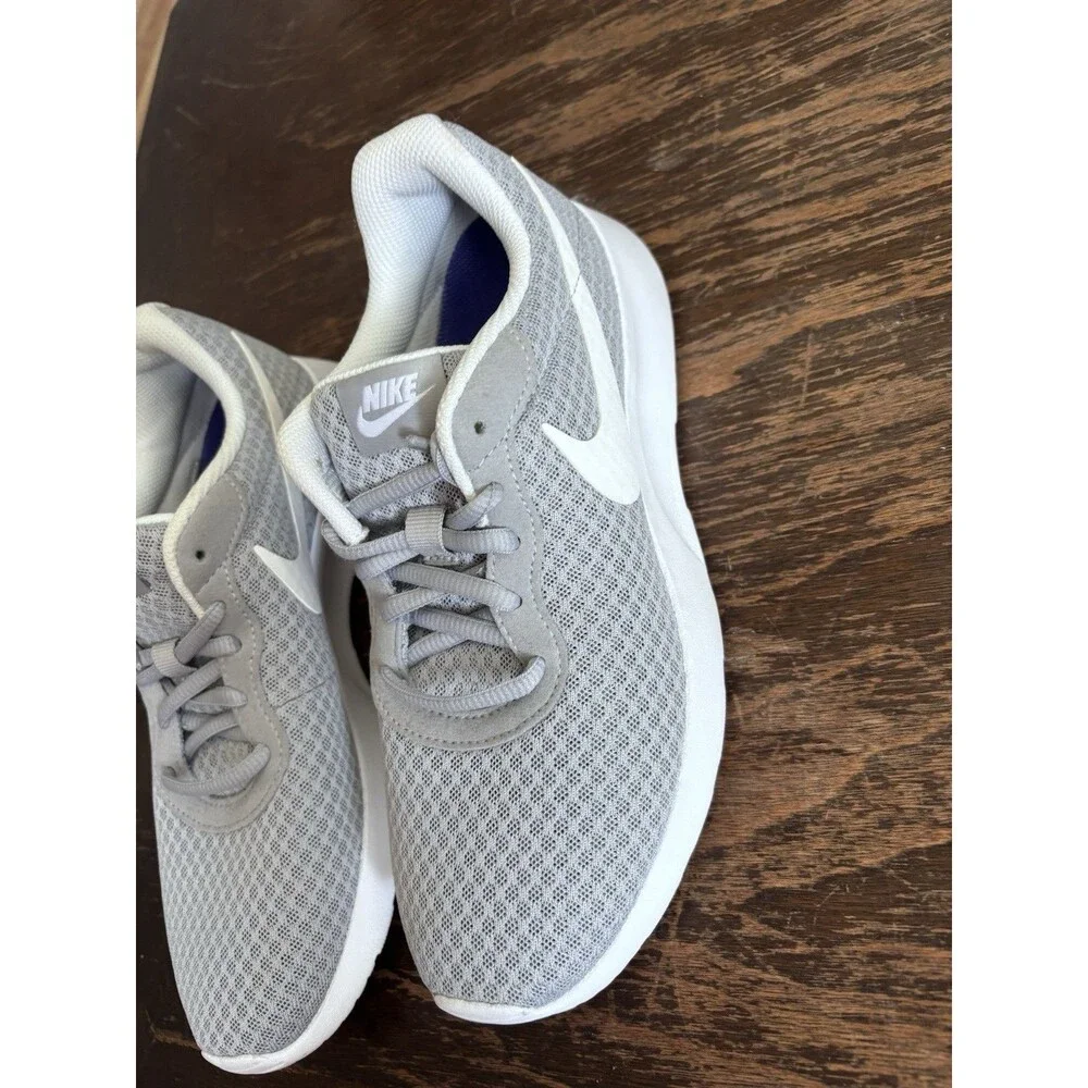 Nike Tanjun Wolf Grey White Womens Running Sneakers Shoes Size 7